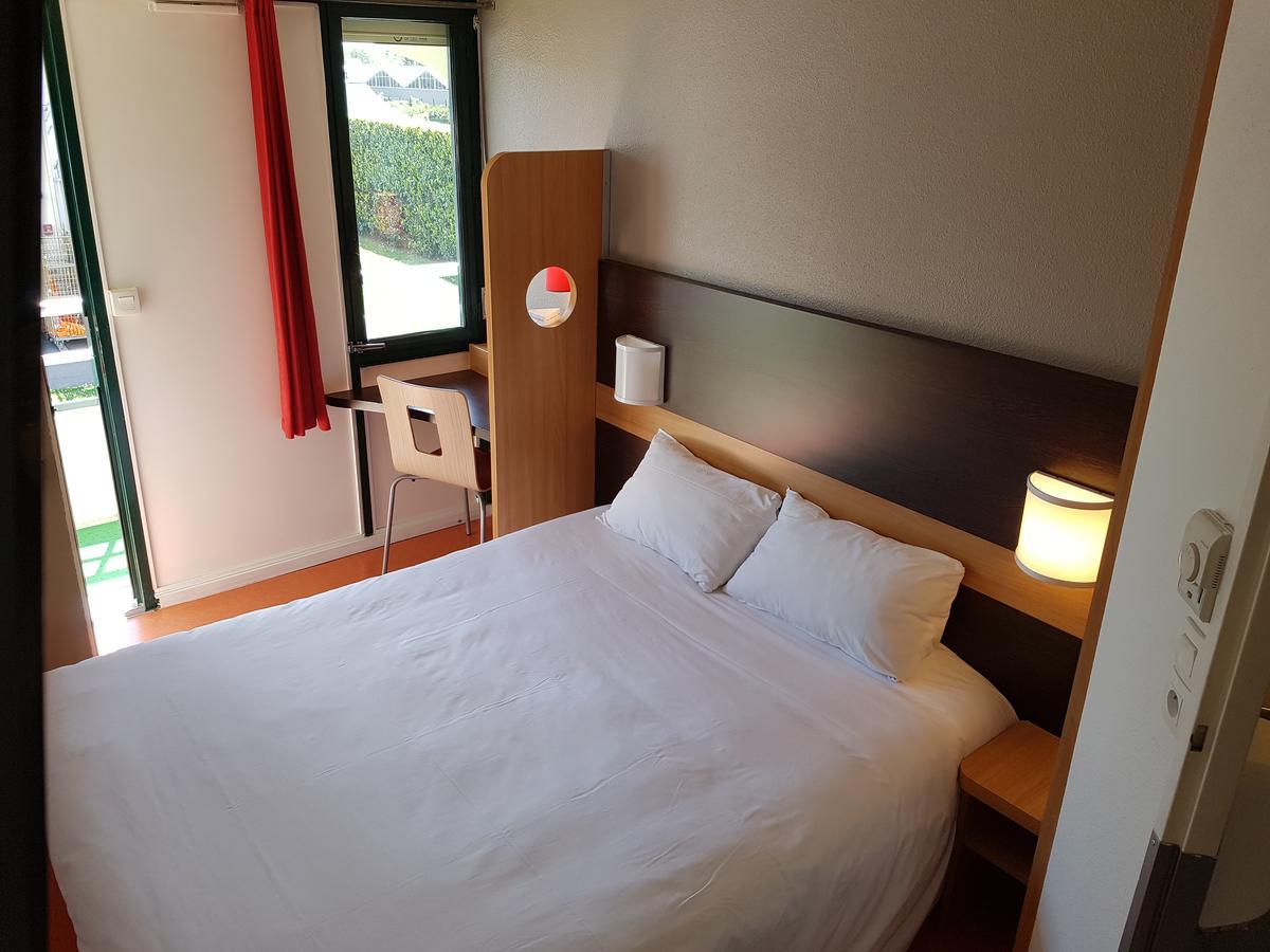 Premiere Classe Amiens Est - *